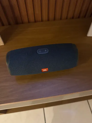 JBL charge 4