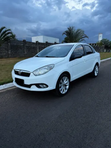 Fiat Grand Siena Attrac. 1.4 EVO F.flex 8V 2013