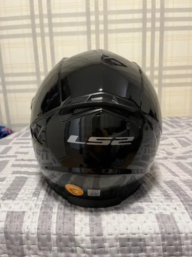 Capacete LS2 bem conservado