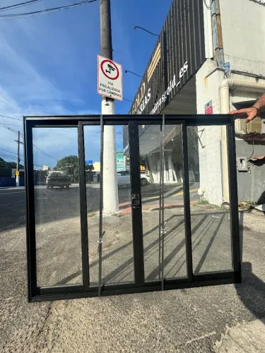 JANELA 1.00X1.20 PRETA 4 FOLHAS - LINHA 20 MODULAR (REFORÇADA)