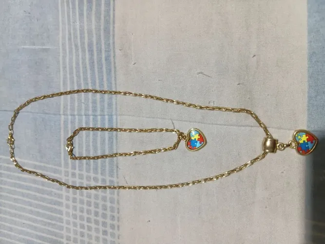 Cordão e pulseira símbolo de autismo