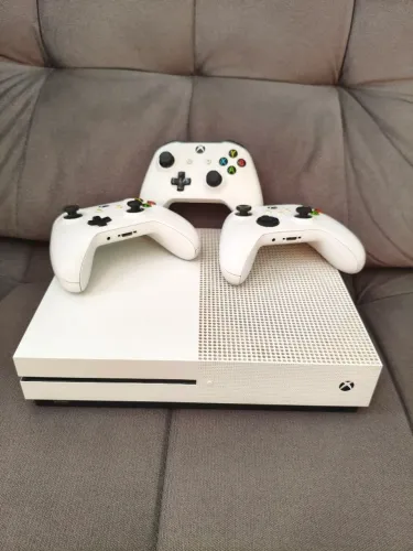XBOX ONE SLIM SEMI NOVO 