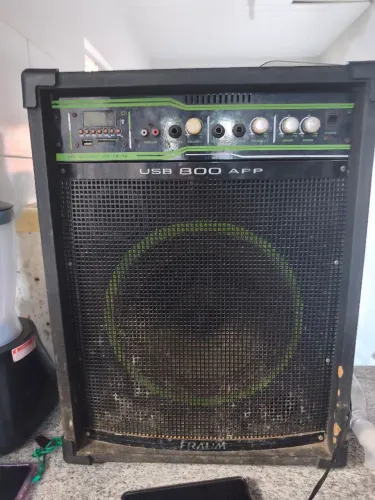 Vende caixa de som