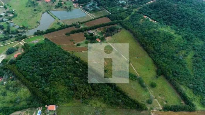 Sítio com 3 dormitórios à venda, 107000 m² por R$ 2.500.000,00 - Sousas - Campinas/SP