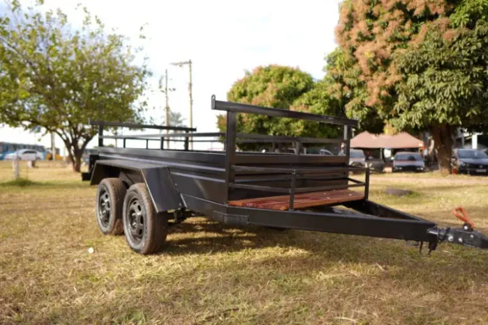 Carretinha TRUCADA nova com soldagem MIG de alta qualidade