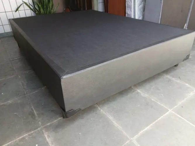 Base cama box casal tamanho padrão 1.88x1.38 nova.