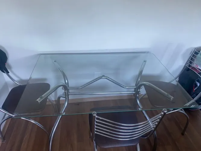 Mesa de vidro temperado 4 cadeiras