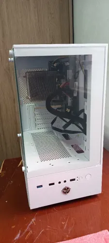 Pc para jogos e trabalhos.