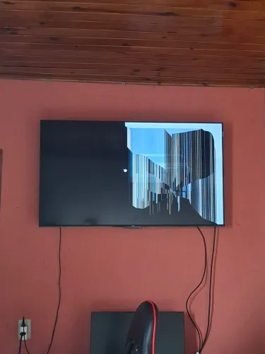 TV TCL 50P7K 50 polegadas 4K com apenas 5 meses de uso.
