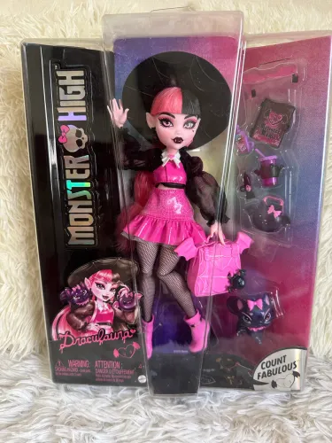 Boneca Draculaura Monster High C/ Pet Count Fabulous Hrp64