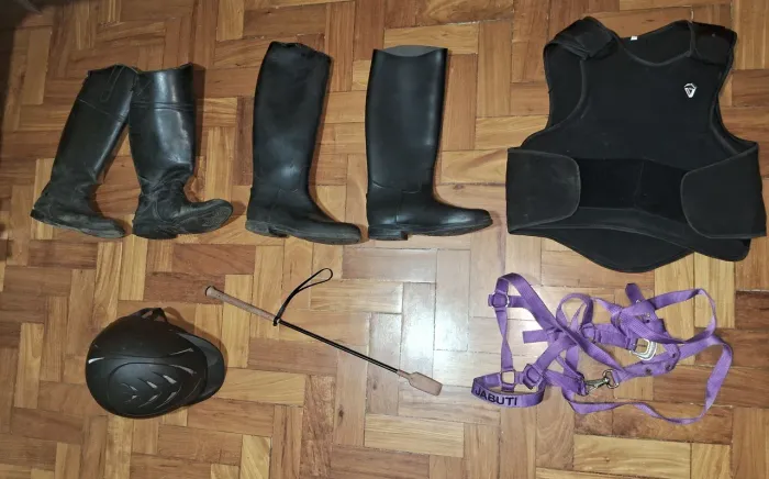 Conjunto hipismo - 1 capacete, 1 colete, 2 pares de Botas, 1 pingalim e 1 cabeçada