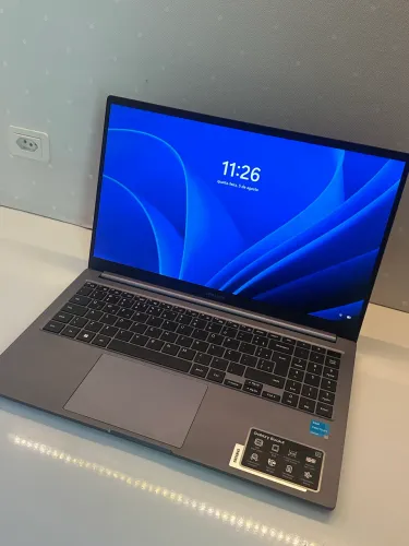 VENDO NOTEBOOK SAMSUNG BOOK4 