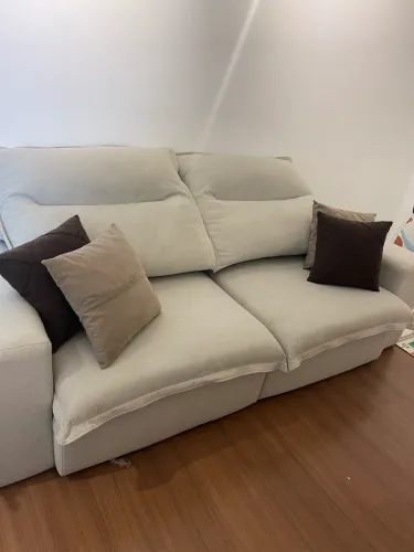 Sofá retrátil linho off-white