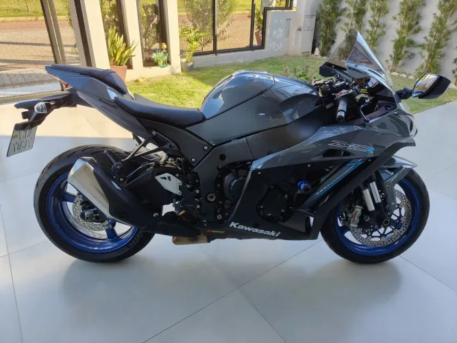 Ninja ZX 10 R 1000CC