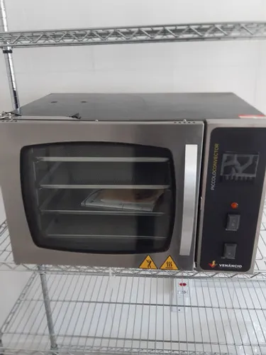 Forno Convector Venâncio Modelo Piccolo 4 Assadeiras Elétrico com Vapor - Marcos