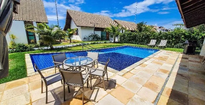 Bangalo na praia de Muro Alto - Com 4 quartos - Piscina Privativa - Ligue Já