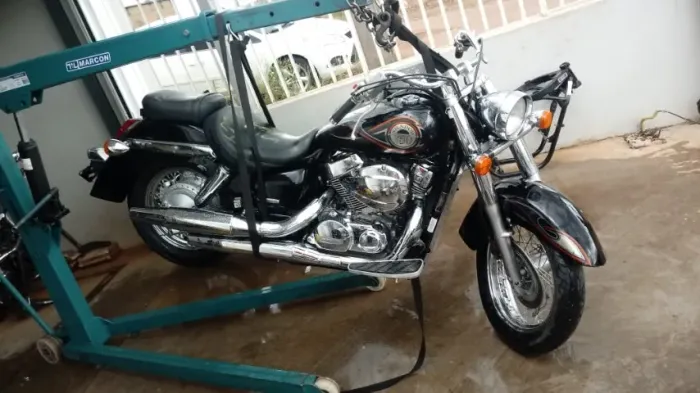 Sucata de moto para retirada de peças Honda Shadow750 2008 2009