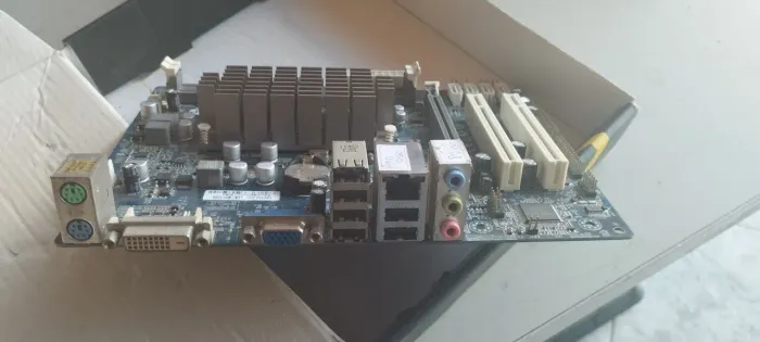 Placa Mãe -AMD C-60 DDR3
