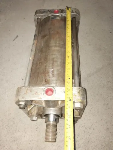 Cilindro hidráulico industrial - usado