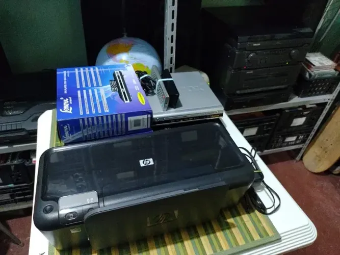 Impressora HP, completa, com fonte, bom estado geral. E outros.