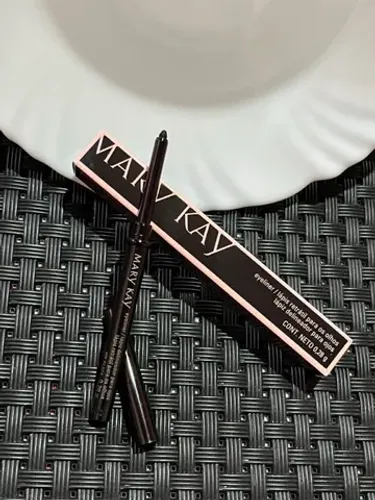 Lápis de Olho Retrátil da Mary Kay 