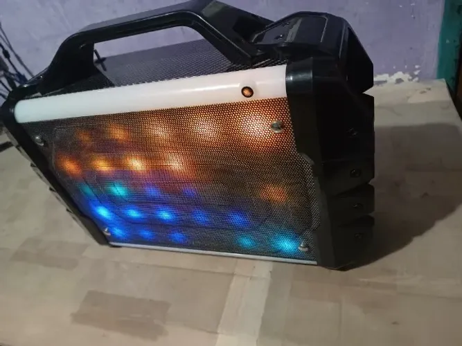 Caixa de Som Multilaser 6 em 1 Portátil 100W RMS Bluetooth