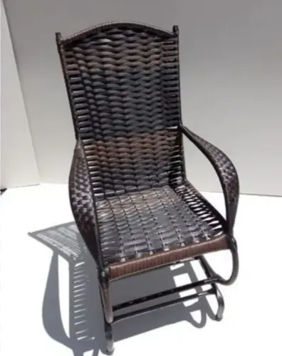 Cadeira de balanço em fibra sintético 