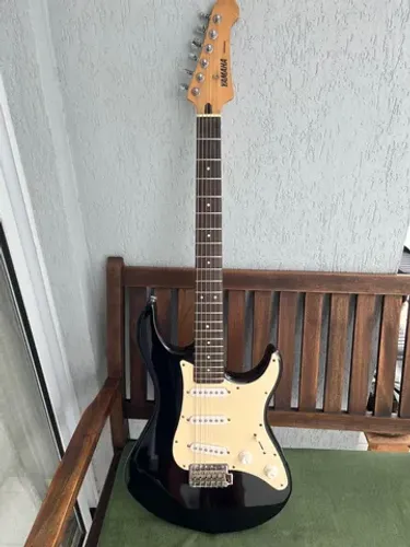 Guitarra Yamaha EG303