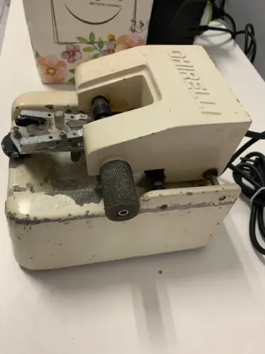 Ranhuradora Canaleteira Ghirelli Automatica