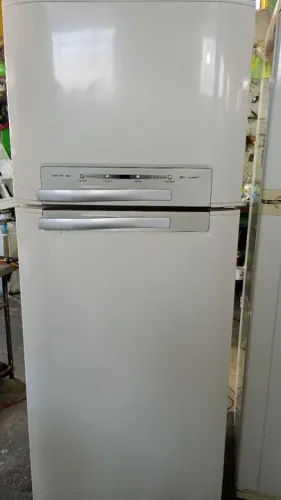 ELETROLUX 490 LITROS