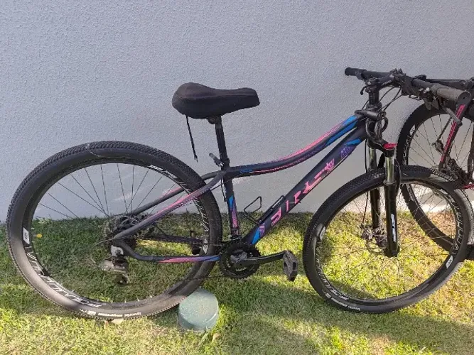 Vendo Bicicleta Aro 29 Marca First Shelby 21 Marchas Shimano e Freios a Disco
