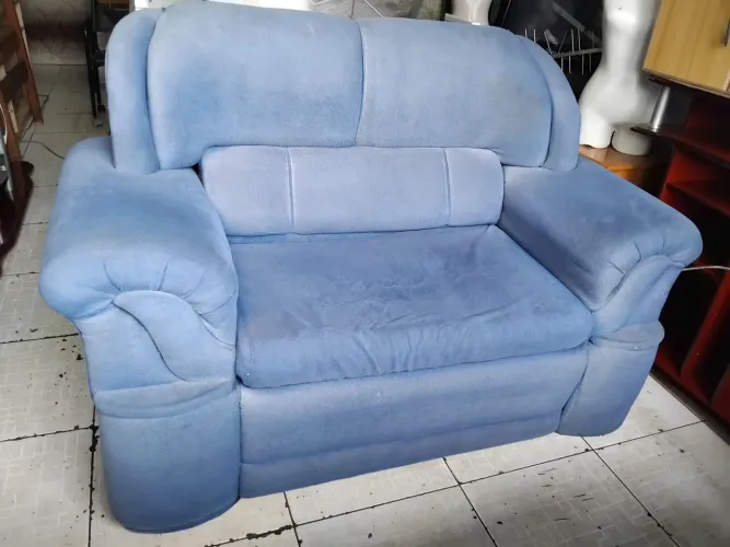 Sofa 2 lugares confortavel.