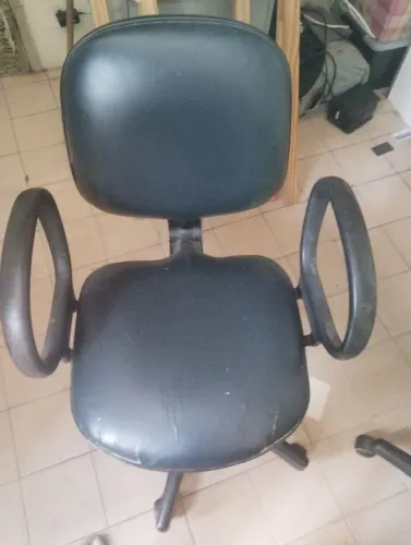 Vendo cadeiras de escritório, usadas, diversos modelos e preços.