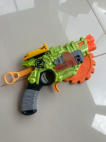 Nerf Zombie Strike Brainsaw - Edição Rara com Serra de Espuma!