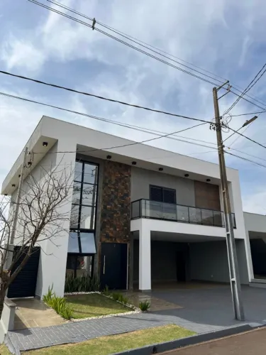 **Venda: Lindo Sobrado no Condomínio Green Park - Maringá**