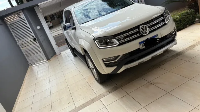 Amarok v6 baixíssima km, 4 pneus novos, zera Highline CD 3.0 4X4 TB Dies. Aut. 2023