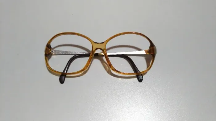 Armação ZEISS em acetato e metal