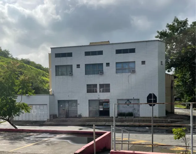 Sala na rua Lions Club (ex41-C) 759 na Vila Santa Cecília.