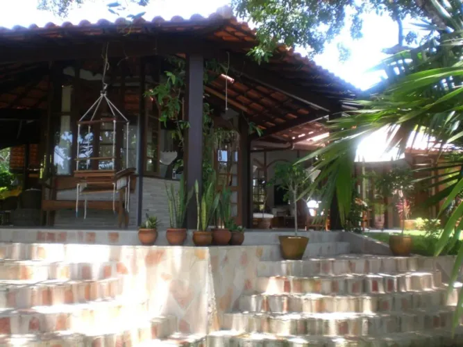 Lindas casas 590 qm com 3 Suites, 3 Salas e uma passarela particular para o mar