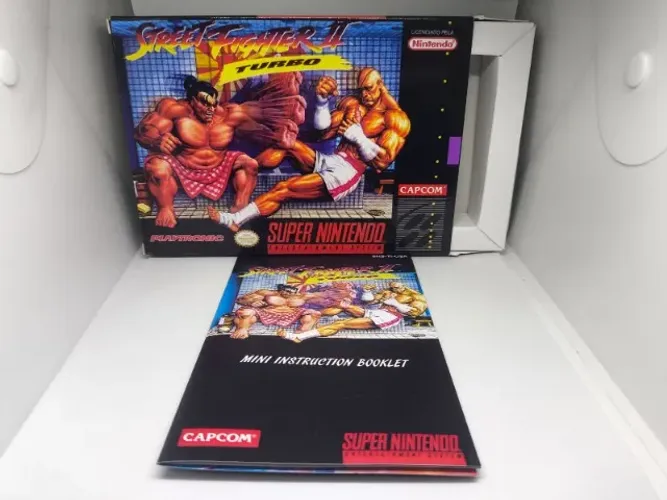 Caixa do Jogo Street Fighter 2 Turbo para Super Nintendo - Inclui Berço e Mini M