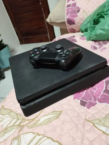 PlayStation 4 Slim 1TB (Vender ou trocar)