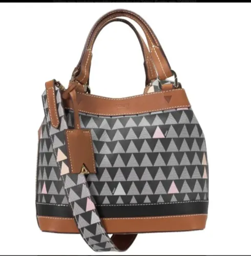 Bolsa Schutz modelo Emma triagle