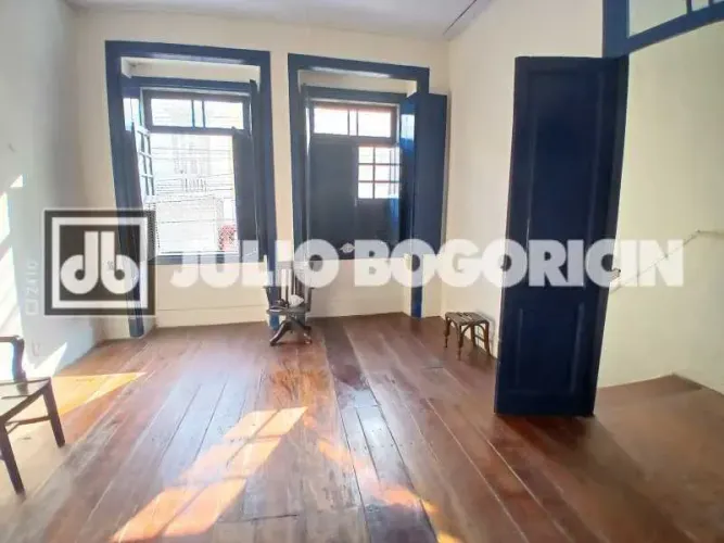 Apartamento : / Residencial / Comercial em Botafogo