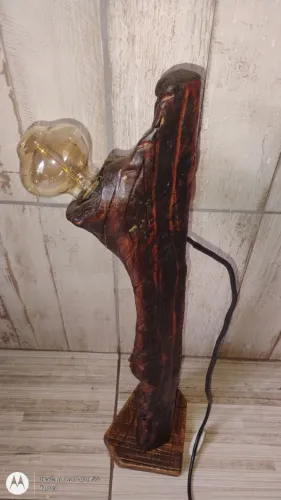 Luminária rústica de madeira 