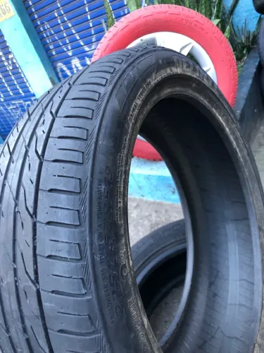 Pneu 225/45/19 Delinte Runflat por 450$ seminovo