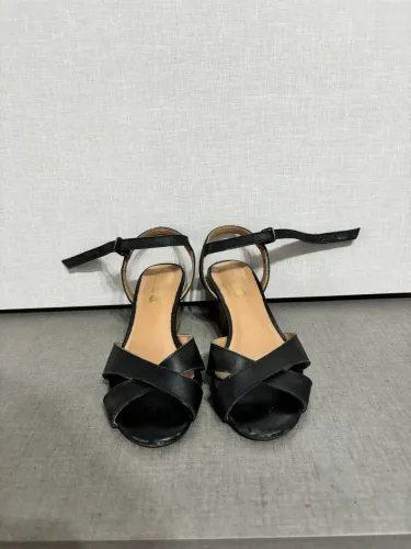 Sandália preta courino