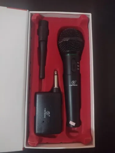 Microfone Sem Fio Dinâmico Profissional Kapbom Usa Com Fio e Sem Fio Acompanha Cabo