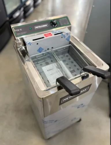 Fritadeira eletrica 15 litros metvisa sistema de zona fria (alef)