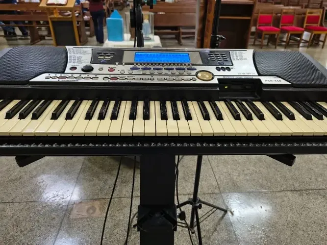 YAMAHA PSR-550