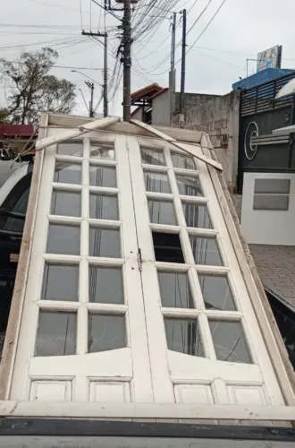 Porta colonial  balcão em madeira 